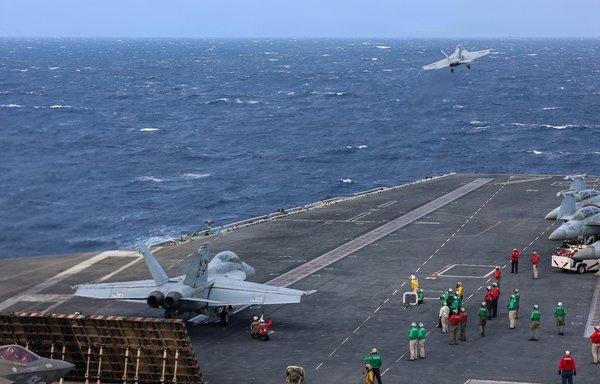 Kapal induk AS gelar latihan di Laut Tiongkok Selatan di tengah meningkatnya ketegangan Taiwan