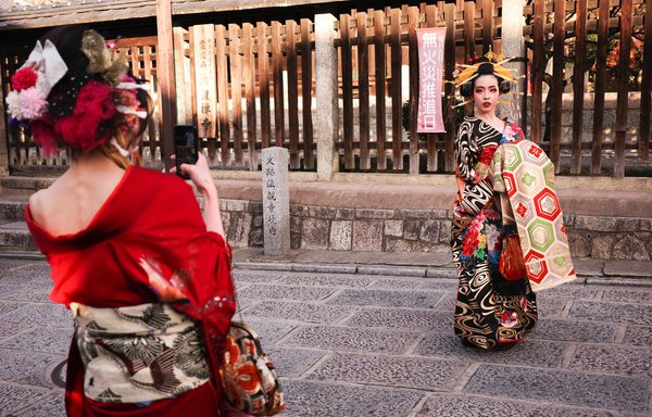 Jepang cetak rekor wisatawan pada 2025, tetapi boikot Tiongkok jadi rintangan